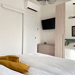 Aquavista - Lakeview With Pool Апартаменты *