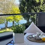 Aquavista - Lakeview With Pool Апартаменты