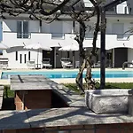 Апартаменты Aquavista - Lakeview With Pool