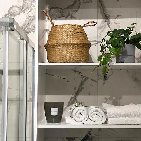 Aquavista - Lakeview With Pool Appartement *