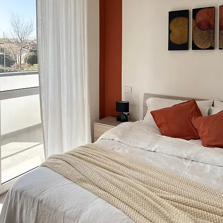 Aquavista - Lakeview With Pool Appartement