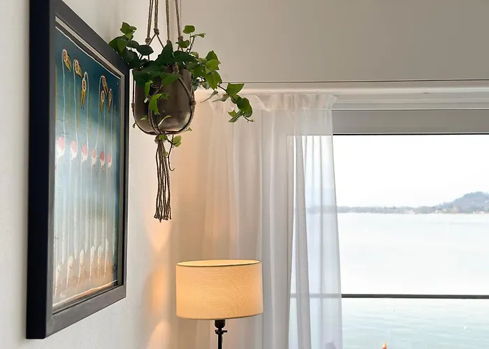 Aquavista - Lakeview With Pool 아파트 *