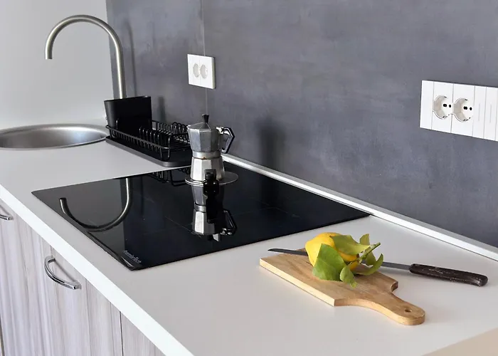 Aquavista - Lakeview With Pool 도멜레토