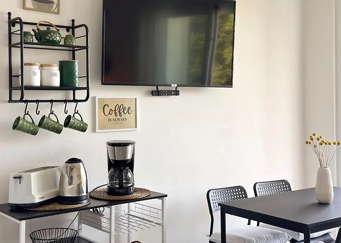 Aquavista - Lakeview With Pool 아파트