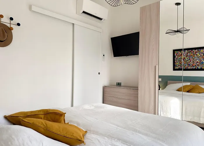 Aquavista - Lakeview With Pool 아파트 *