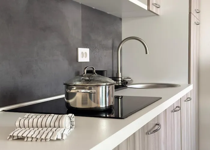 Aquavista - Lakeview With Pool 아파트 도멜레토