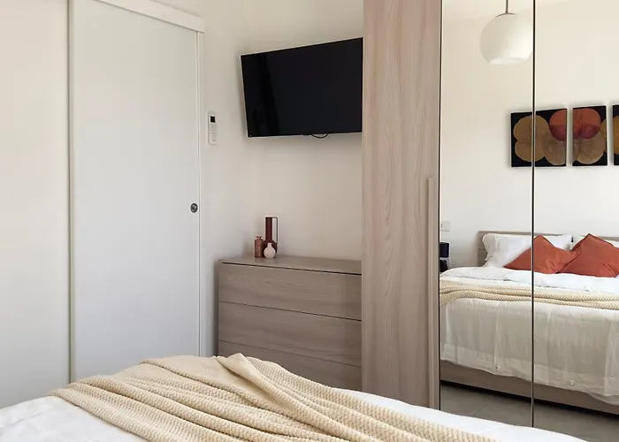 아파트 Aquavista - Lakeview With Pool 도멜레토