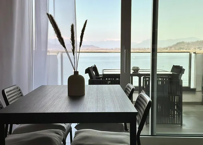 아파트 Aquavista - Lakeview With Pool *