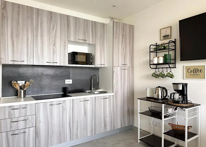 아파트 Aquavista - Lakeview With Pool 도멜레토