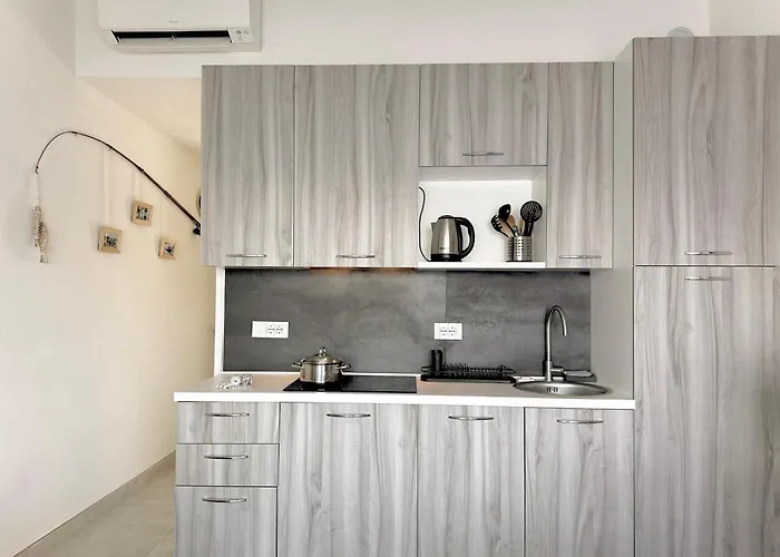 Aquavista - Lakeview With Pool 도멜레토