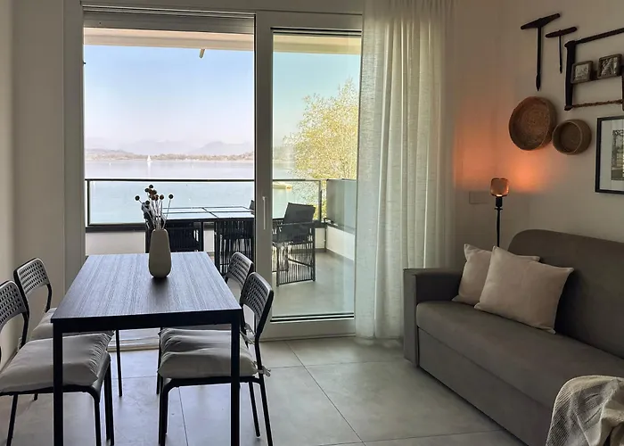 Aquavista - Lakeview With Pool Lejlighed