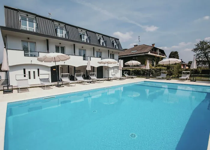 Aquavista - Lakeview With Pool 아파트 도멜레토