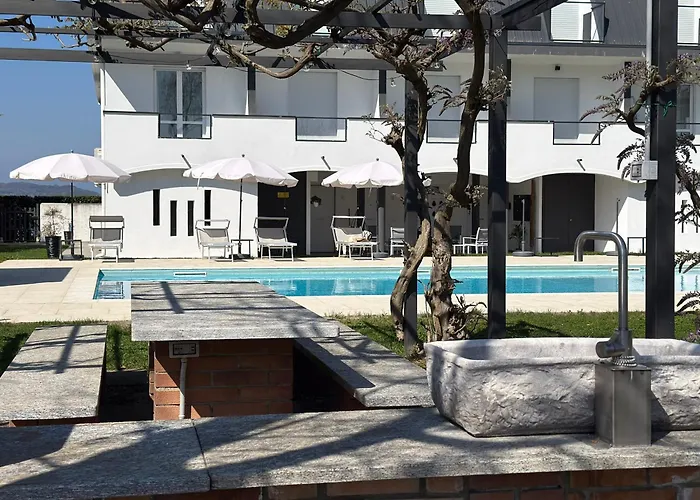 아파트 Aquavista - Lakeview With Pool